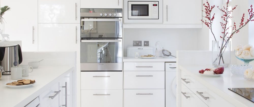 مزایای داشتن یک آشپزخانه کاملاً سفید